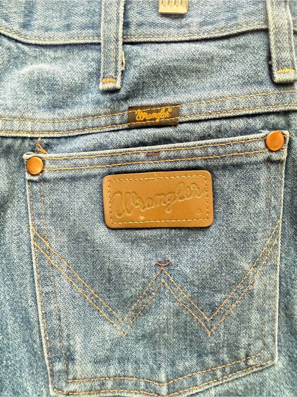 Wrangler Men's Straight Blue Jeans with Creased Front